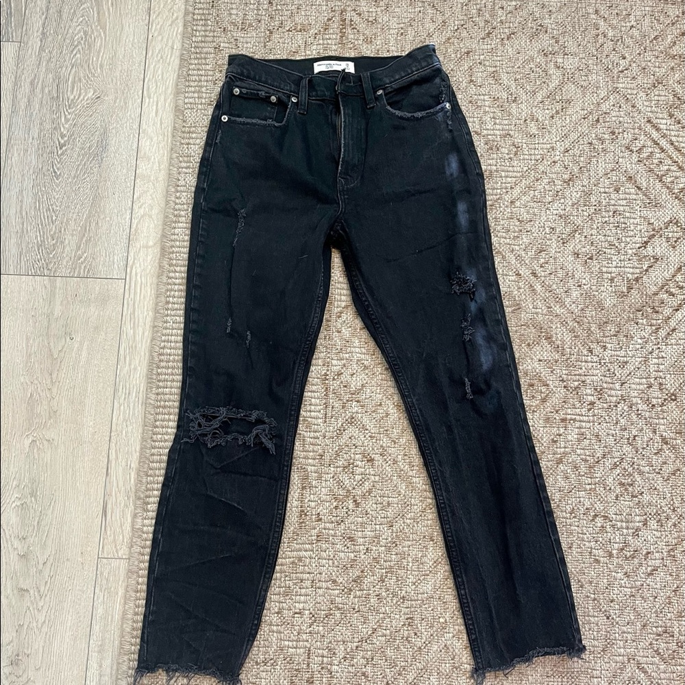 Baercrombie High Rise Mom Jean